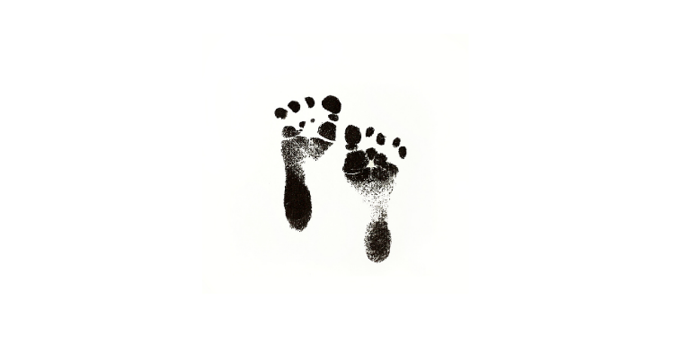 newborn footprints